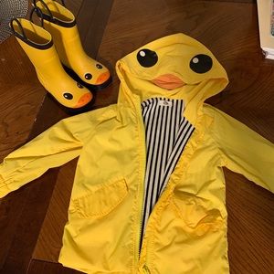Ducky raincoat and rain boots matching set